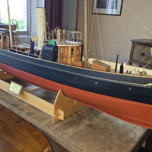 RC Miniature HM Customs Cruiser VIGILANT