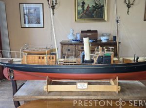 RC Miniature HM Customs Cruiser VIGILANT