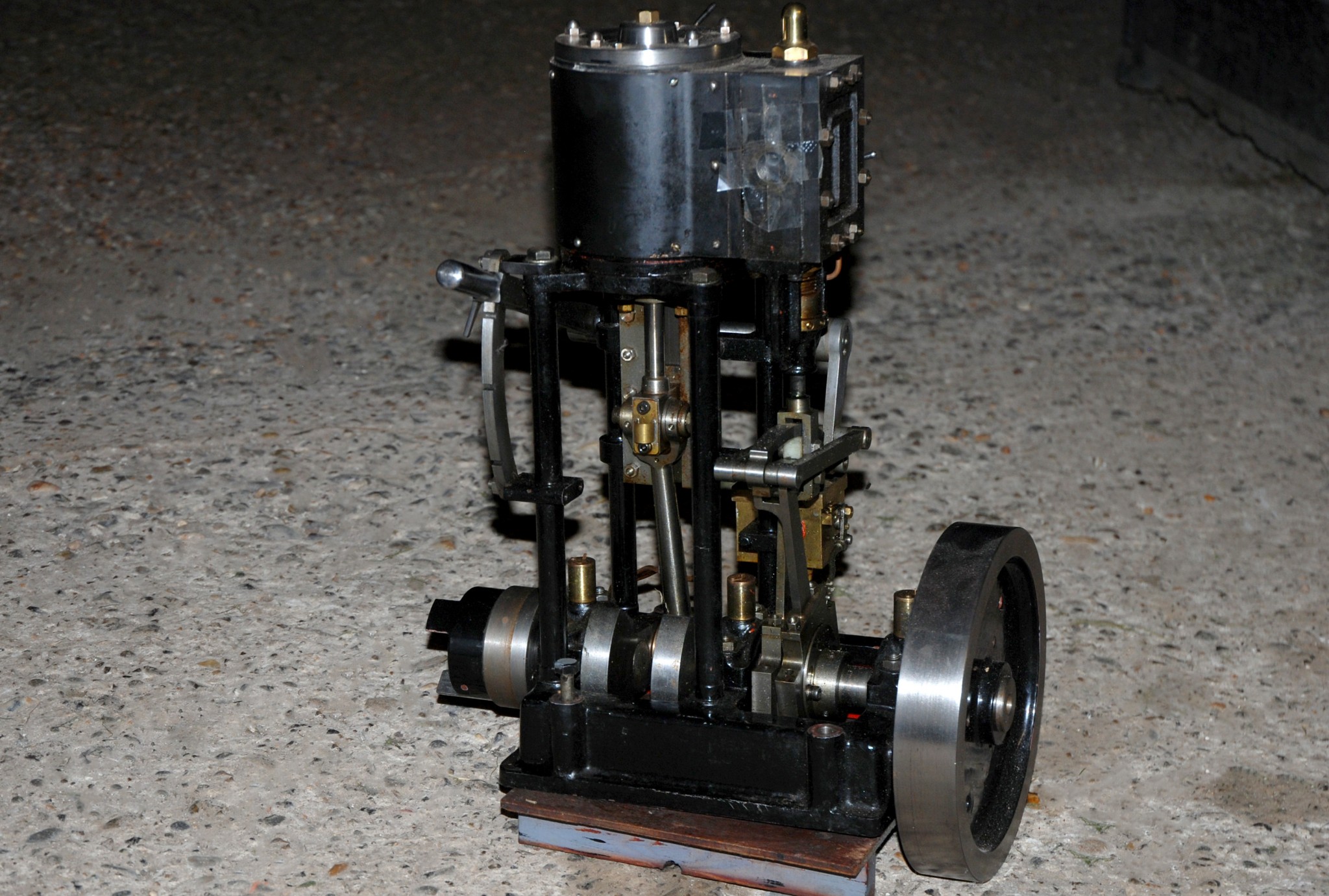 Taylor Vertical Steam Launch Engine, 2½" x 2½" Cylinder - PRESTON SERVICES